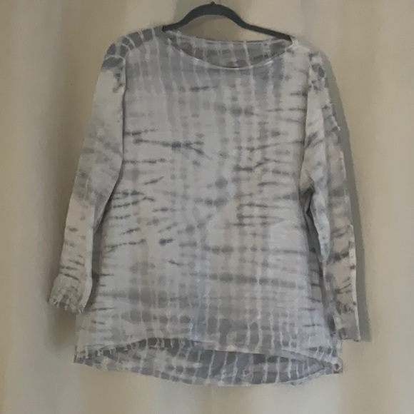 lululemon athletica Tops - Lululemon Athletica Gray Back in Action Long Sleeve Plus Size, in White/ Grey